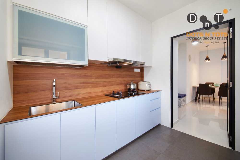 Contemporary Kitchen with Homogeneous Tiles and Wood Flooring