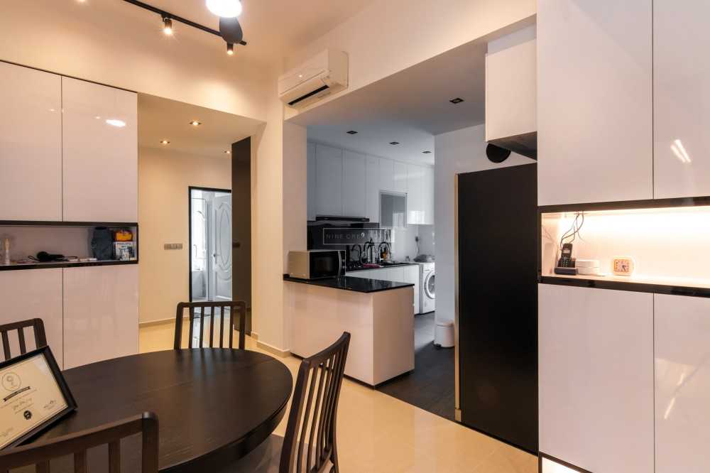 Contemporary Kitchen with Countertop and Open Kitchen