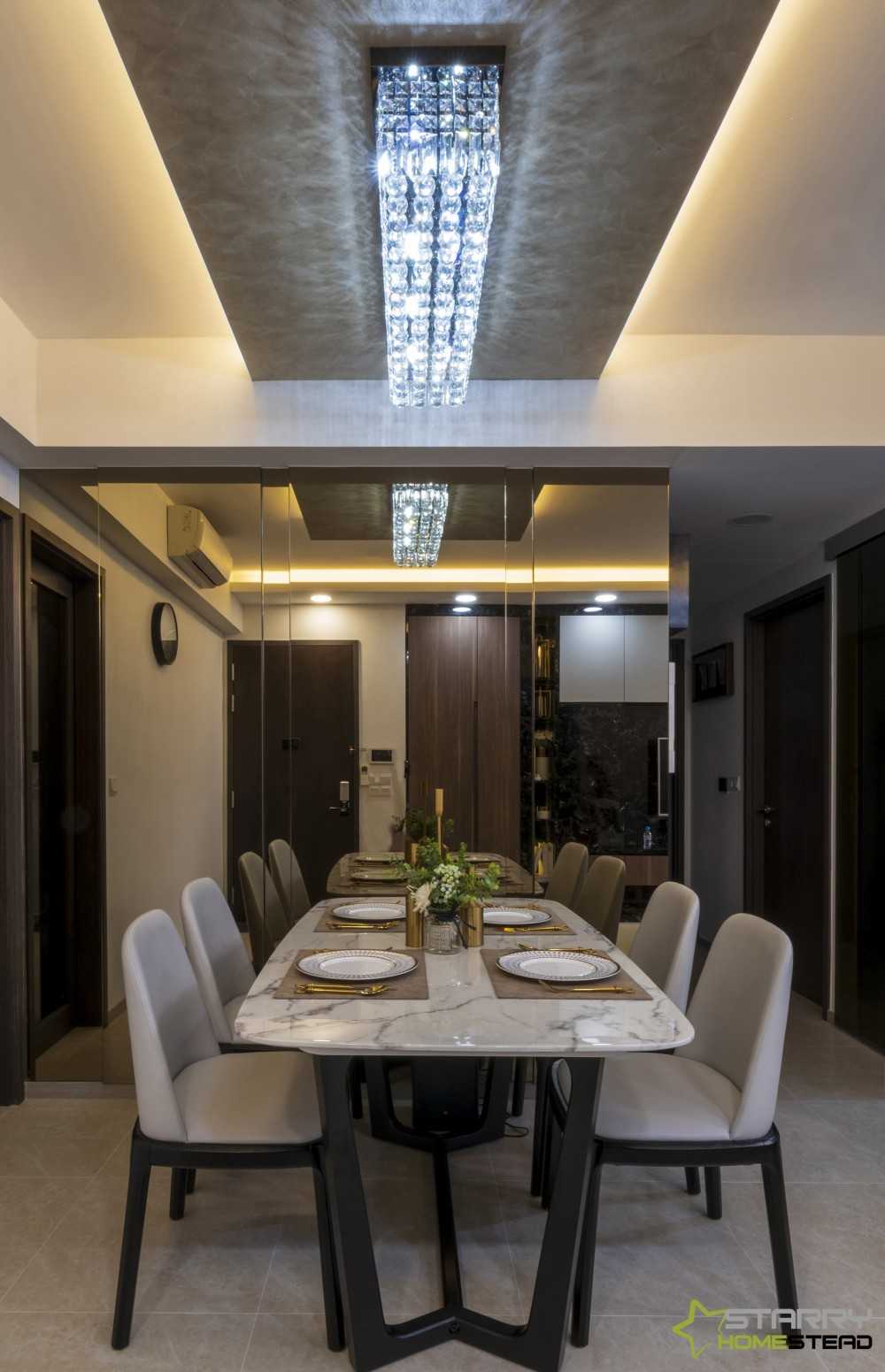 Modern Dining Room with Mirror and Dining Table