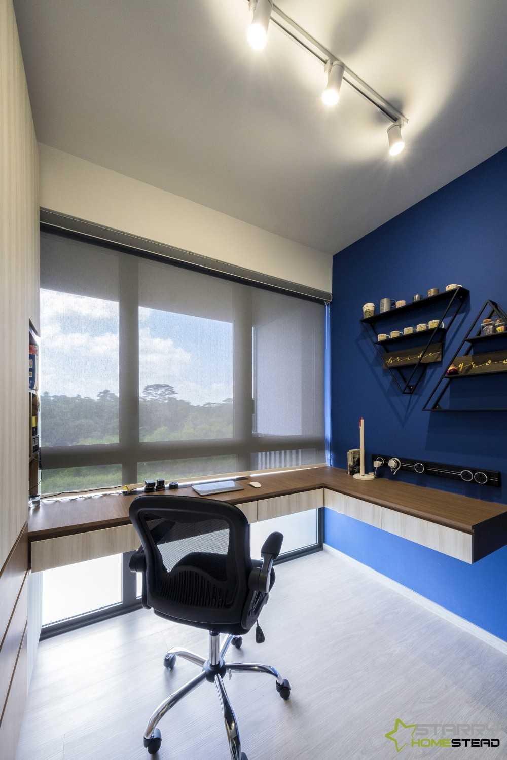 Scandinavian Workstation with Desk and Desk Chairs