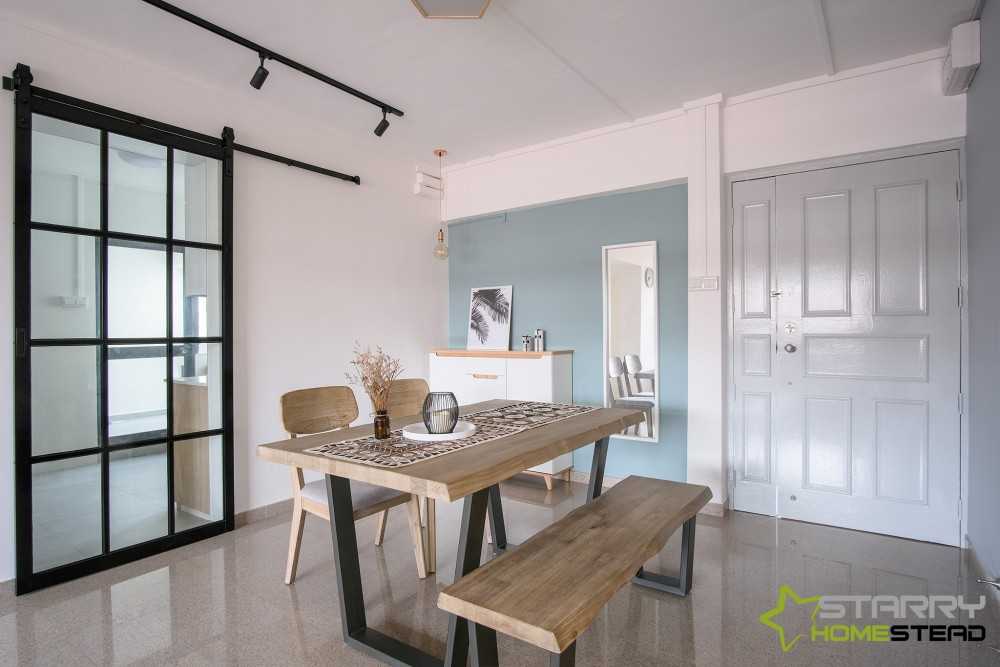 Scandinavian Dining Room with Mirror and Dining Table