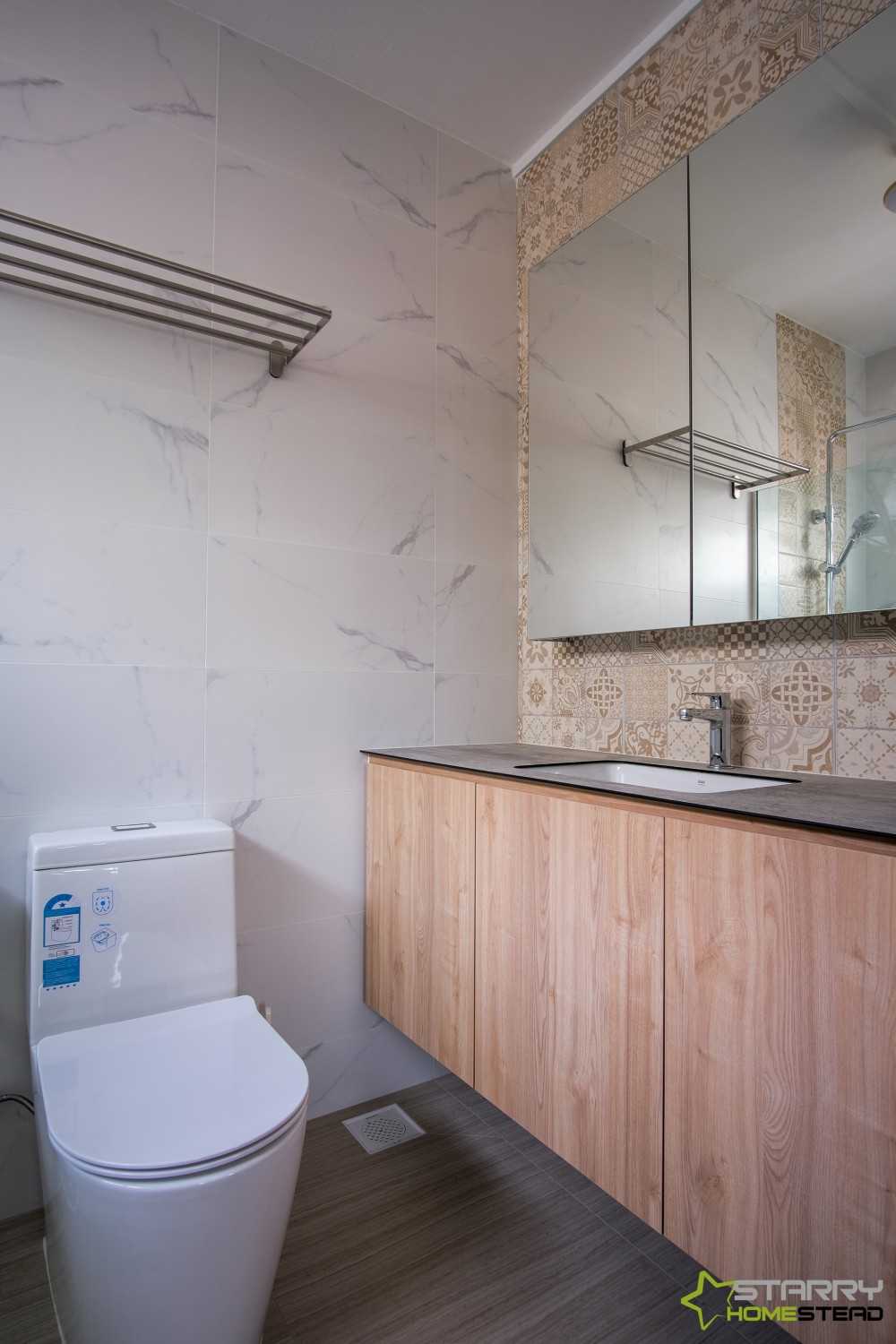 Scandinavian Bathroom with Mirror and Bathroom Accessories