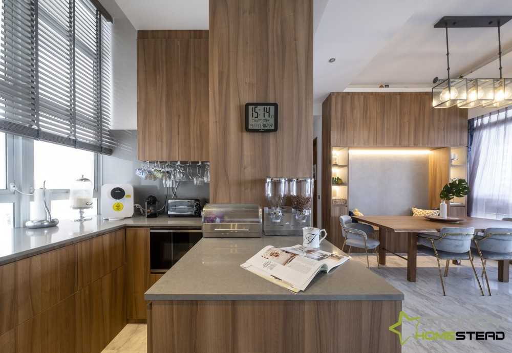 Vintage Kitchen with Kitchen Island and Open Kitchen