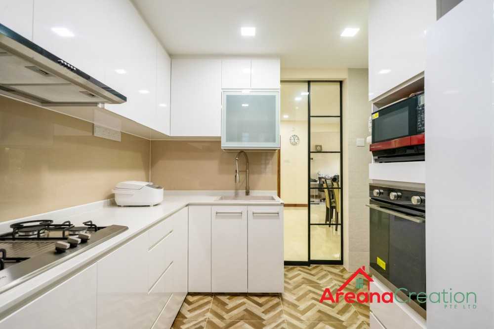 Modern Kitchen with Countertop and Homogeneous Tiles