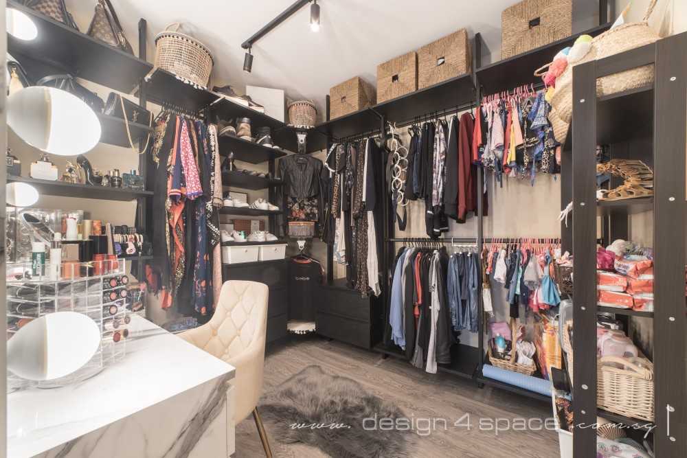 Asian Walk-in Wardrobe with Mirror and Wardrobe