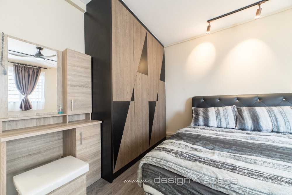 Asian Bedroom with Vinyl Flooring and Closet