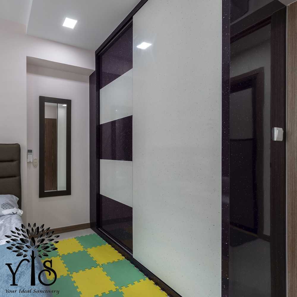 Modern Bedroom with Wardrobe and Sliding Wardrobe