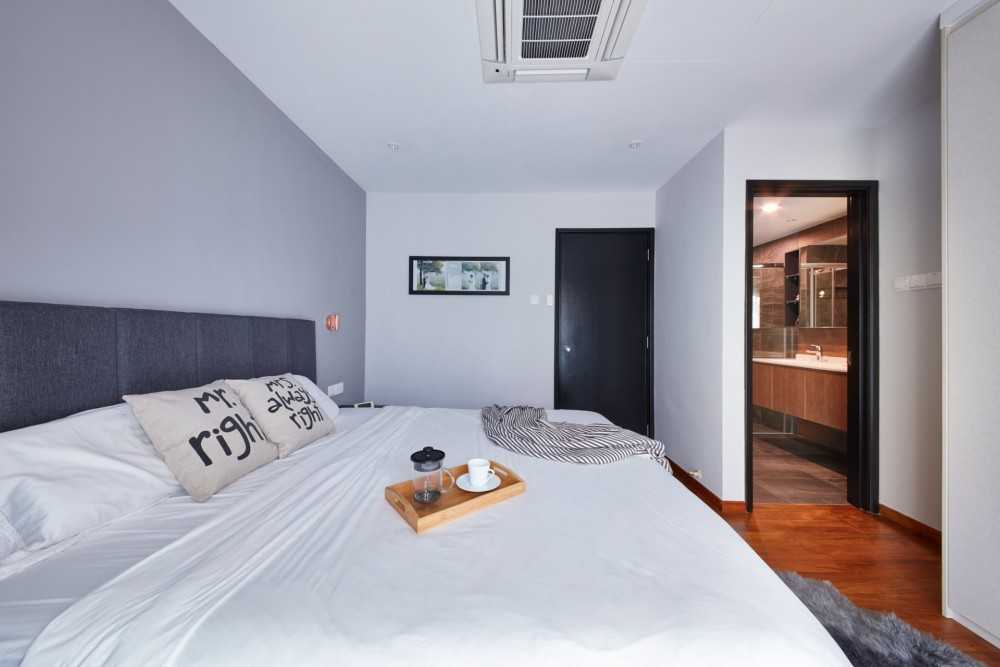 Modern Bedroom with Wood Flooring and Queen Bed