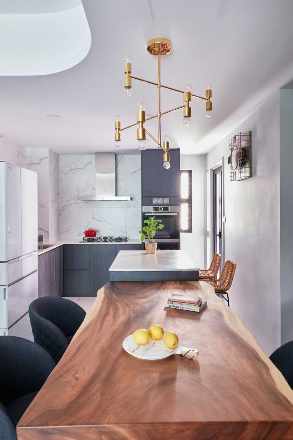 Modern Dining Room with Drop Light and Bar Counter