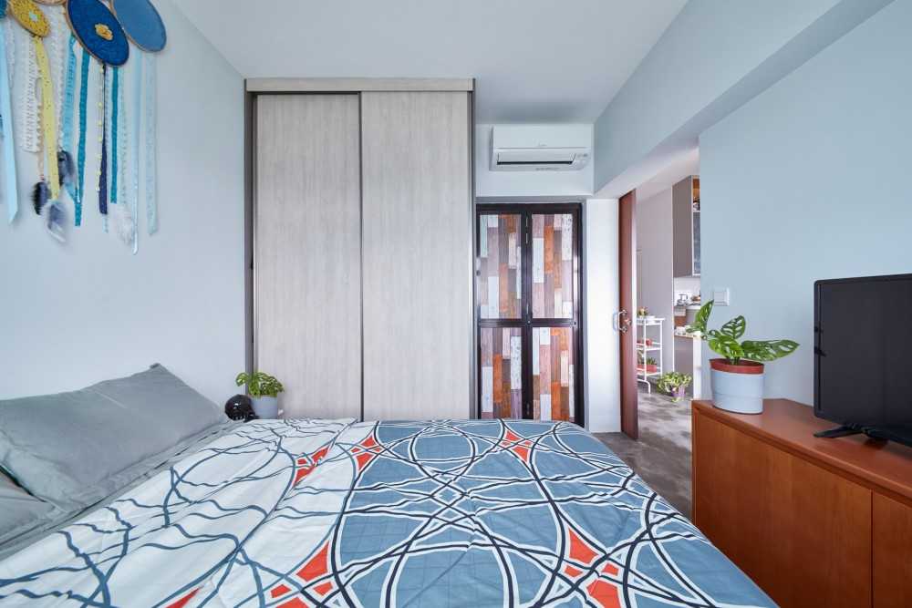 Eclectic Bedroom with Wardrobe and Sliding Wardrobe