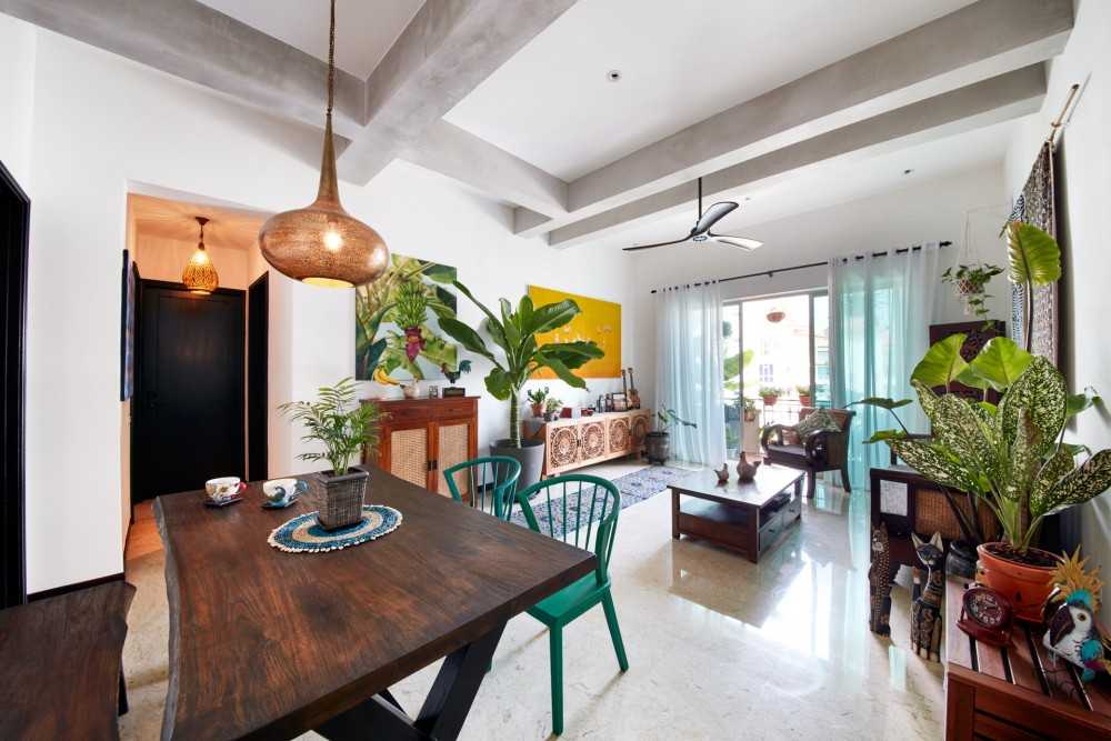 Country Dining Room with Marble Floor and Dining Table