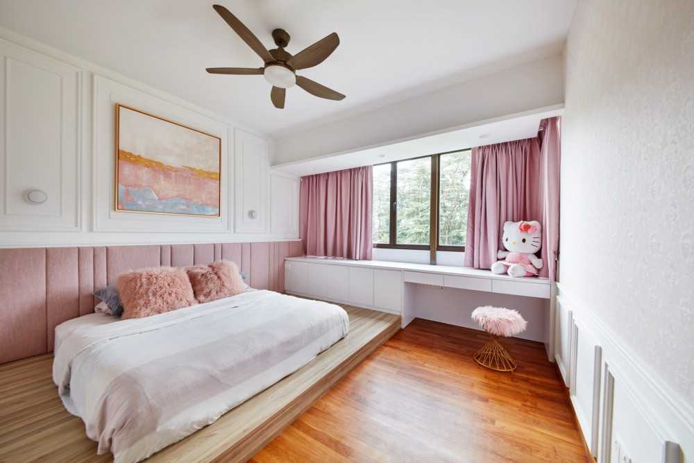 Modern Bedroom with Platform Bed and Wood Flooring