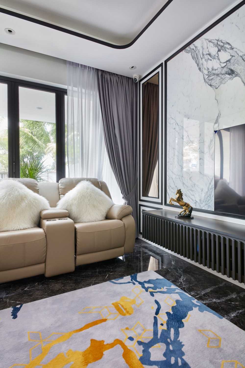 Modern Living Room with Feature Wall and Armchairs