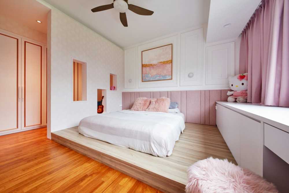 Modern Bedroom with Platform Bed and Wood Flooring