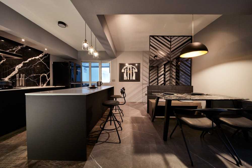 Modern Kitchen with Marble Floor and Kitchen Island