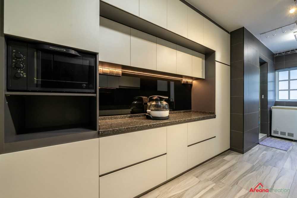 Contemporary Kitchen with Homogeneous Tiles and Kitchen Window