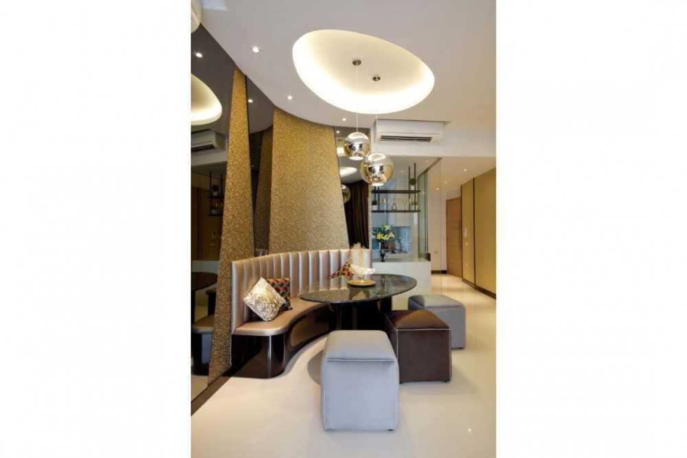 Contemporary Dining Room with Drop Light and Dining Table