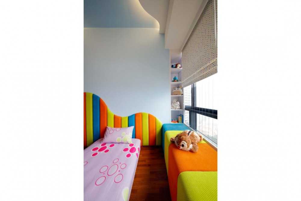 Contemporary Bedroom with Bay Window and Seating Bench