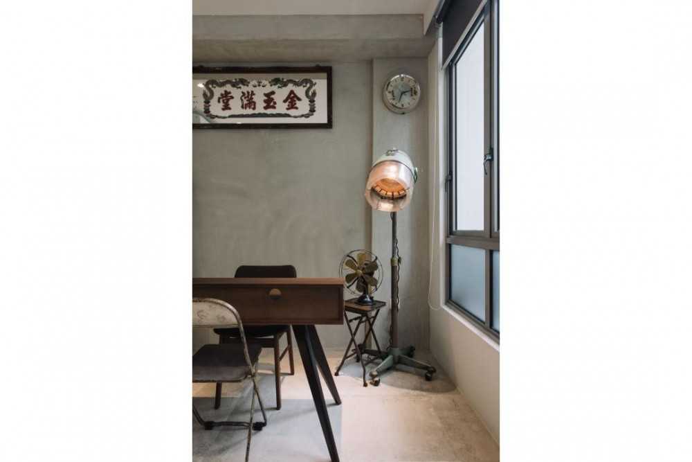 Minimalist Study with Console Table and Desk Chairs