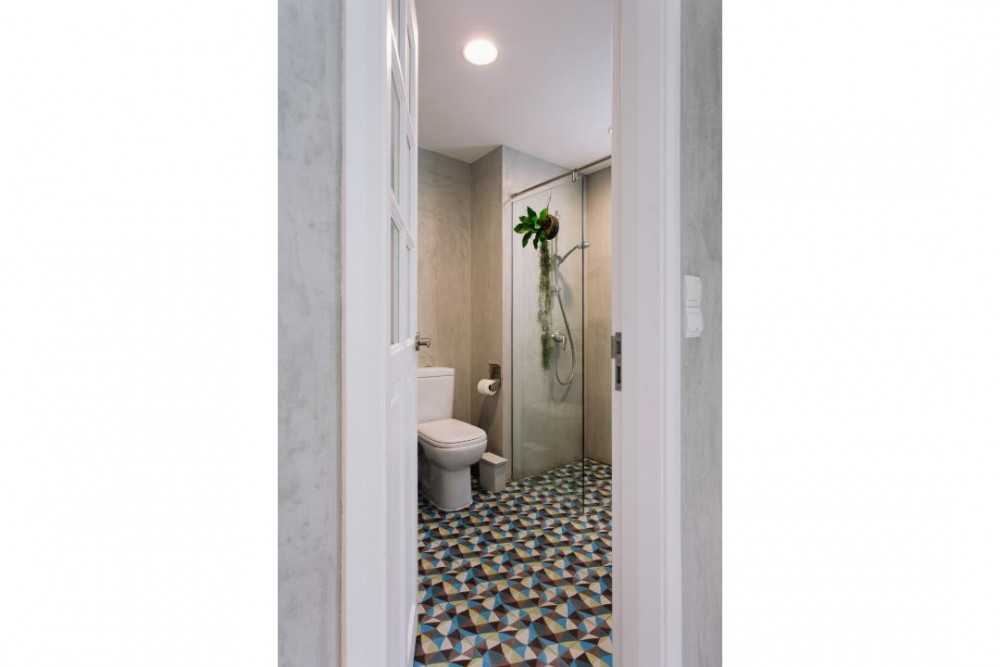 Minimalist Bathroom with Mirror and Bathroom Mirrors