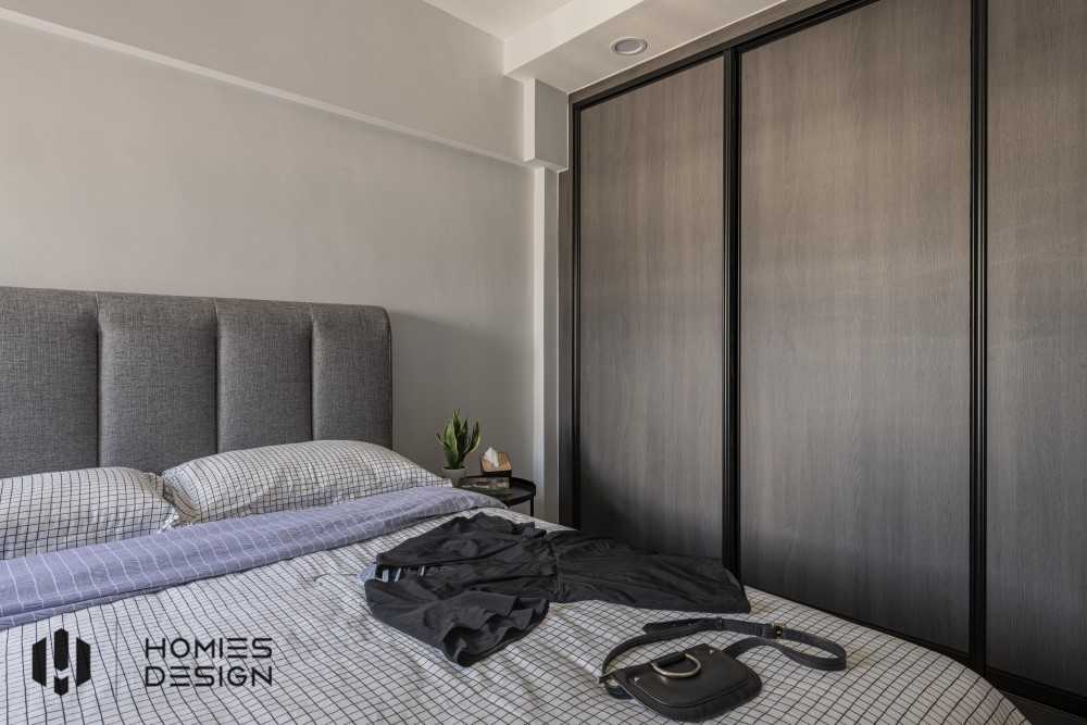 Contemporary Bedroom with Homogeneous Tiles and Closet