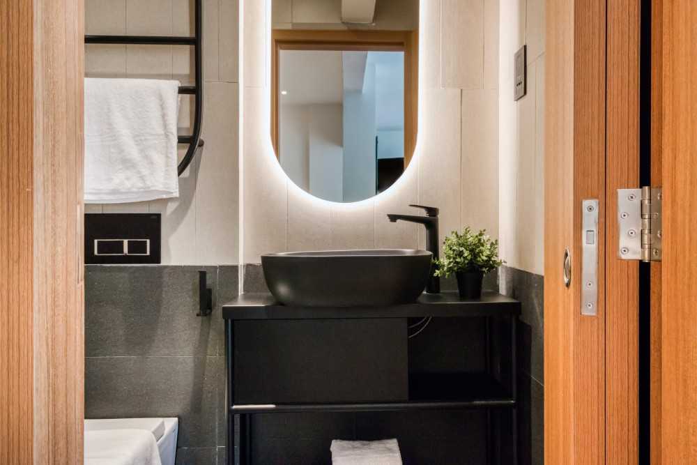 Transitional Bathroom with Mirror and Bathroom Mirrors