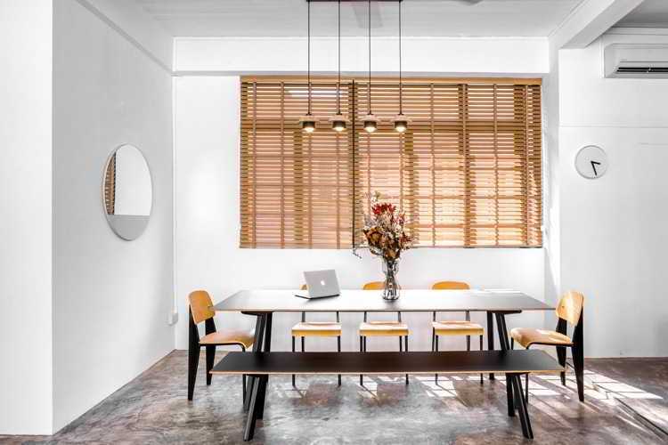 Modern Dining Room with Mirror and Dining Table