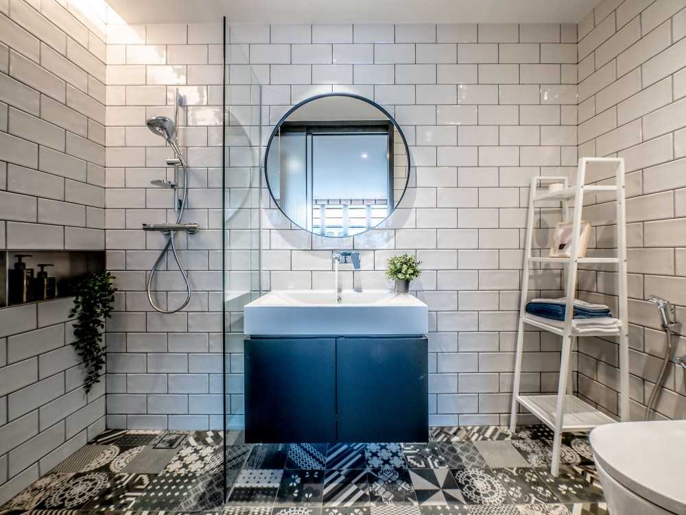 Country Bathroom with Mirror and Bathroom Storage