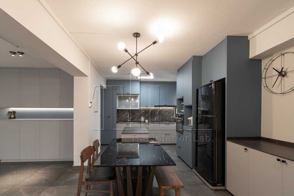 Contemporary Kitchen with Countertop and Kitchen Island