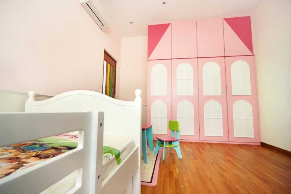 Eclectic Kids Room with Children's Storage and Children's Beds