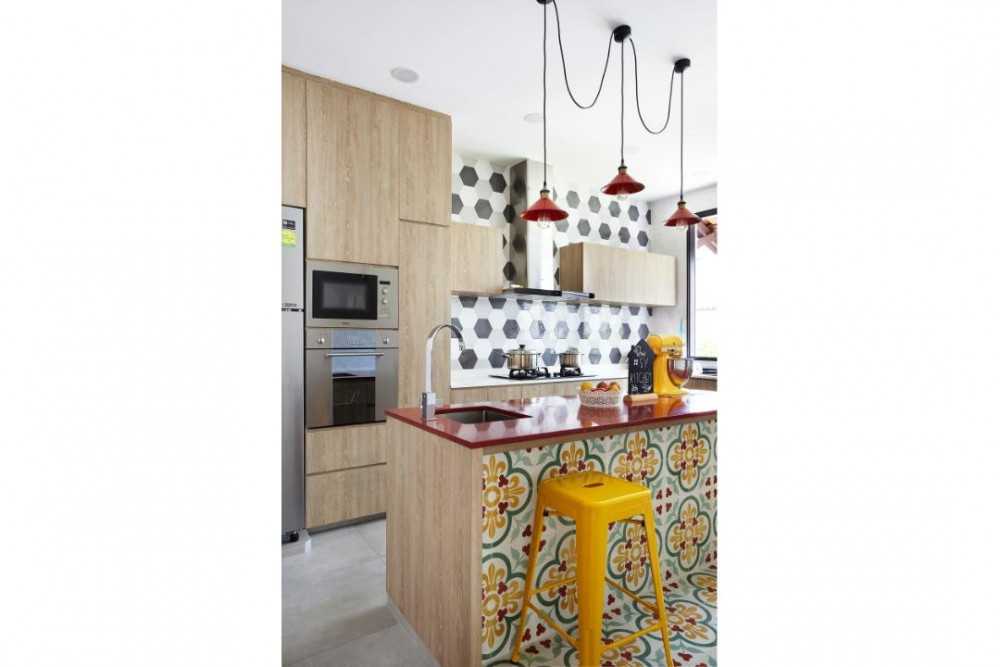 Eclectic Kitchen with Drop Ceiling and Bar Counter