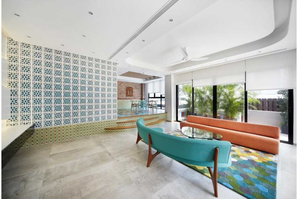 Eclectic Living Room with Sofa and Porcelain Tiles