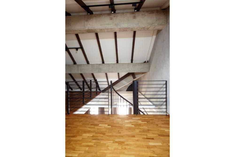 Eclectic Mezzanine with Vinyl Flooring and Wood Flooring