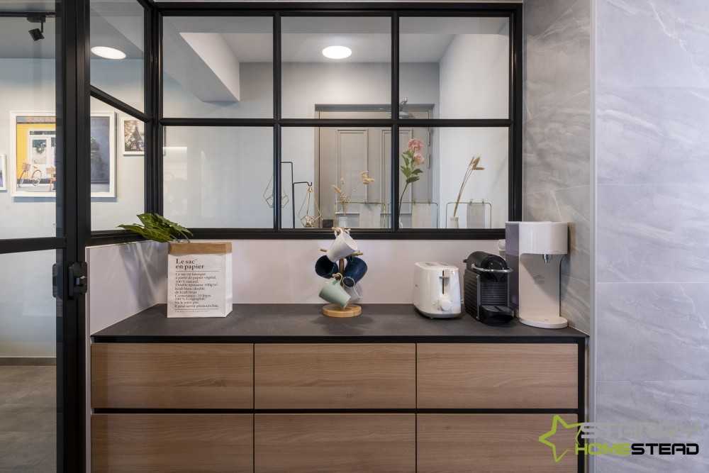 Modern Kitchen with Storage Cabinets and Drawer Units