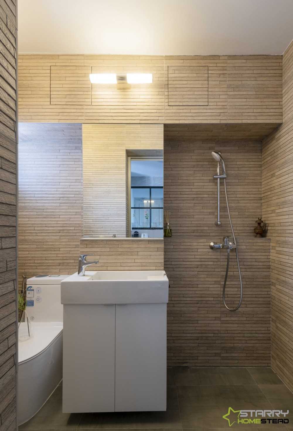 Modern Bathroom with Mirror and Vanity Counter