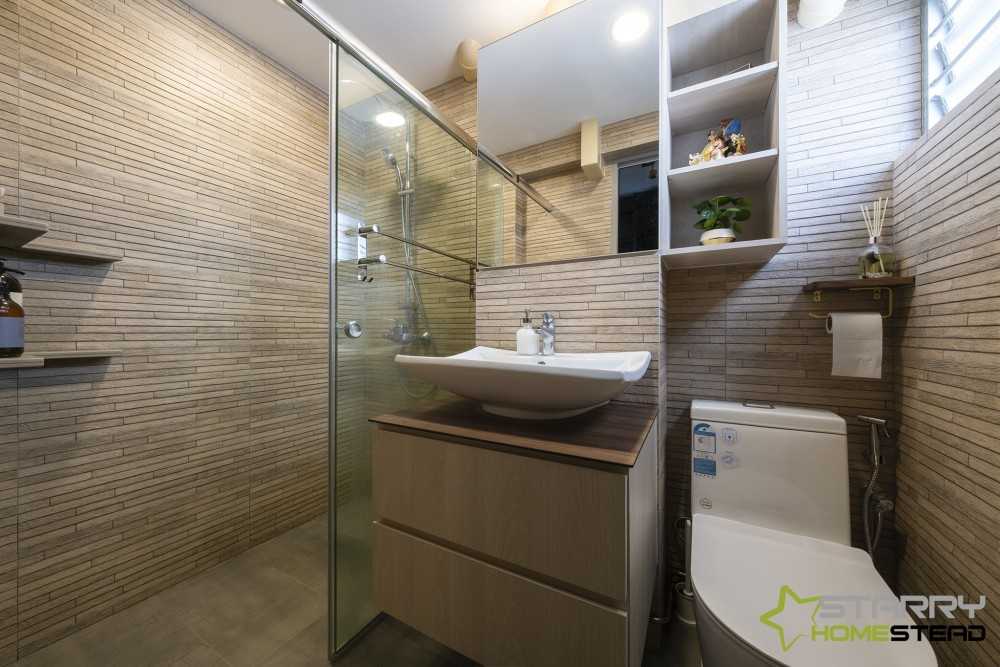 Modern Bathroom with Mirror and Vanity Counter