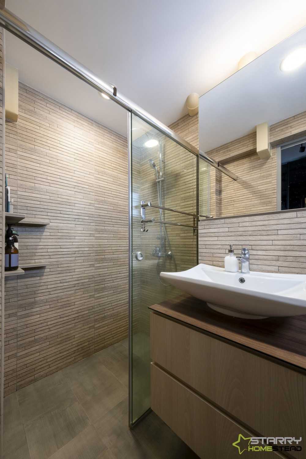 Modern Bathroom with Mirror and Vanity Counter