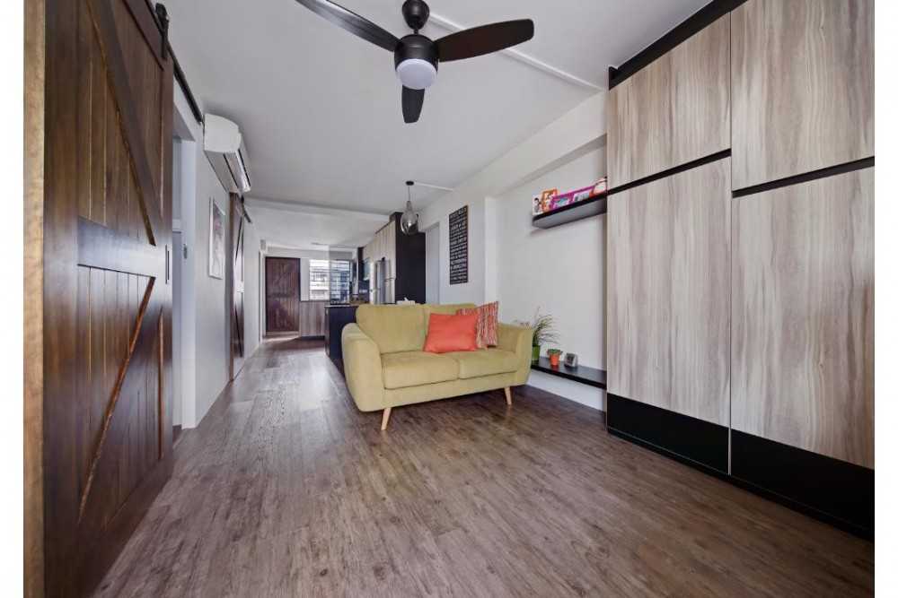 Modern Entryway with Vinyl Flooring and Ceiling Fan