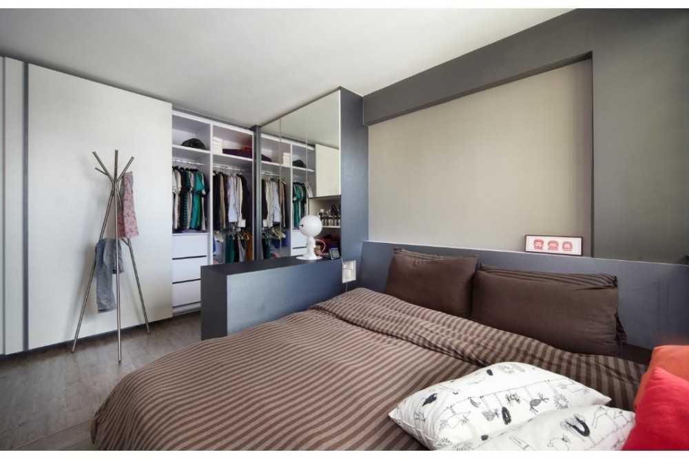 Modern Bedroom with Platform Bed and Mirror