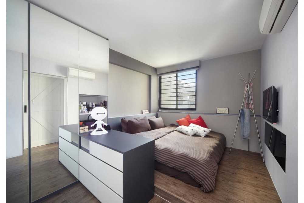 Modern Bedroom with Platform Bed and Mirror