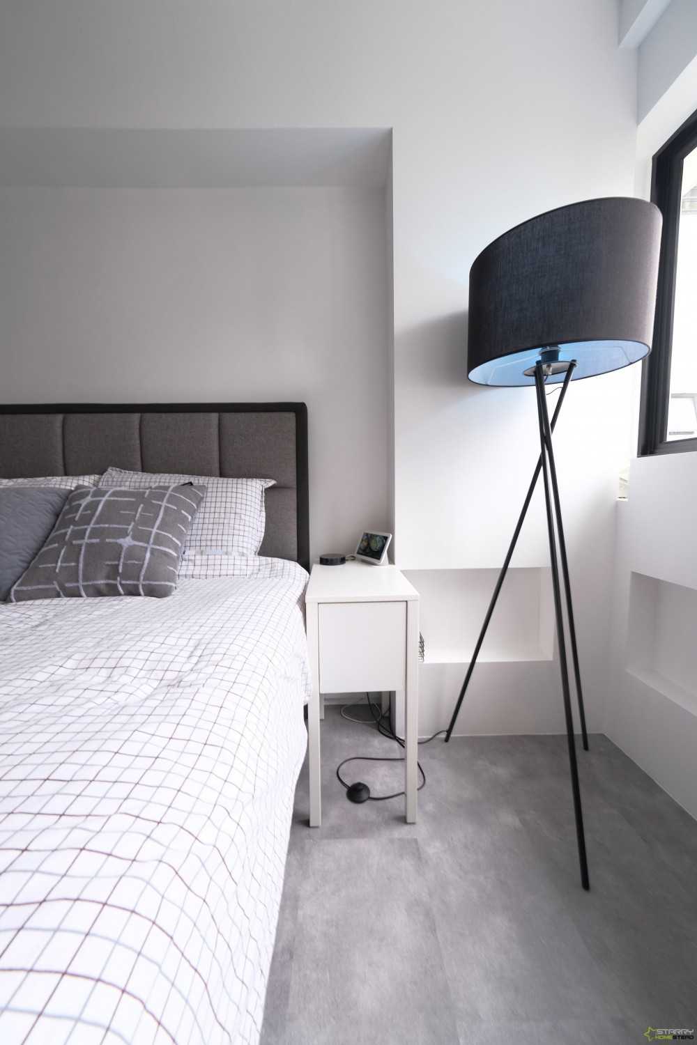 Modern Bedroom with Bed and Lamps