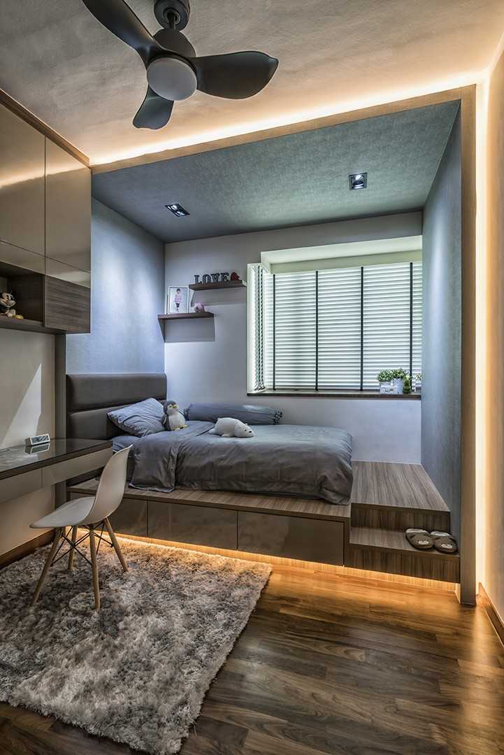 Modern Bedroom with Platform Bed and Cove Lighting