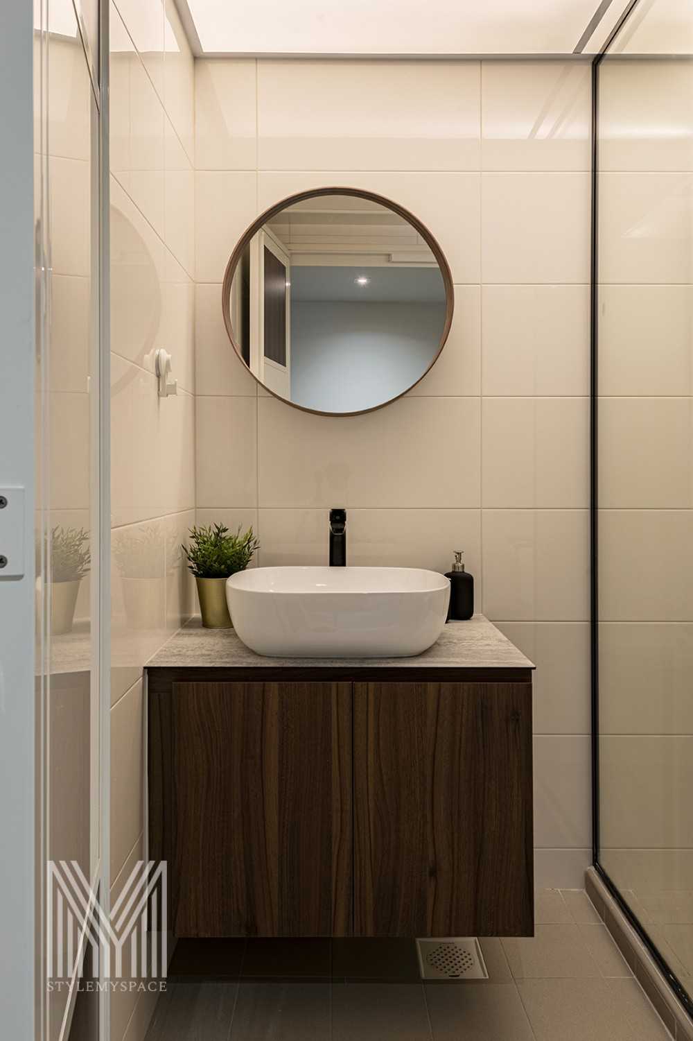 Modern Bathroom