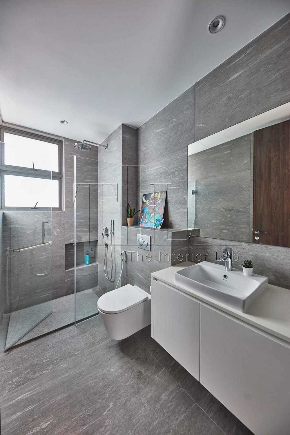 Modern Bathroom with Shower Screen and Rainshower