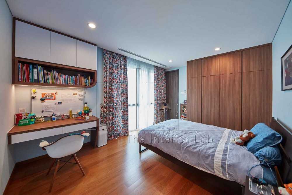 Modern Bedroom with Bedroom Dresser and Sideboard