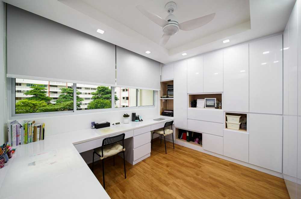 Modern Home Office with Bookshelf and Desk