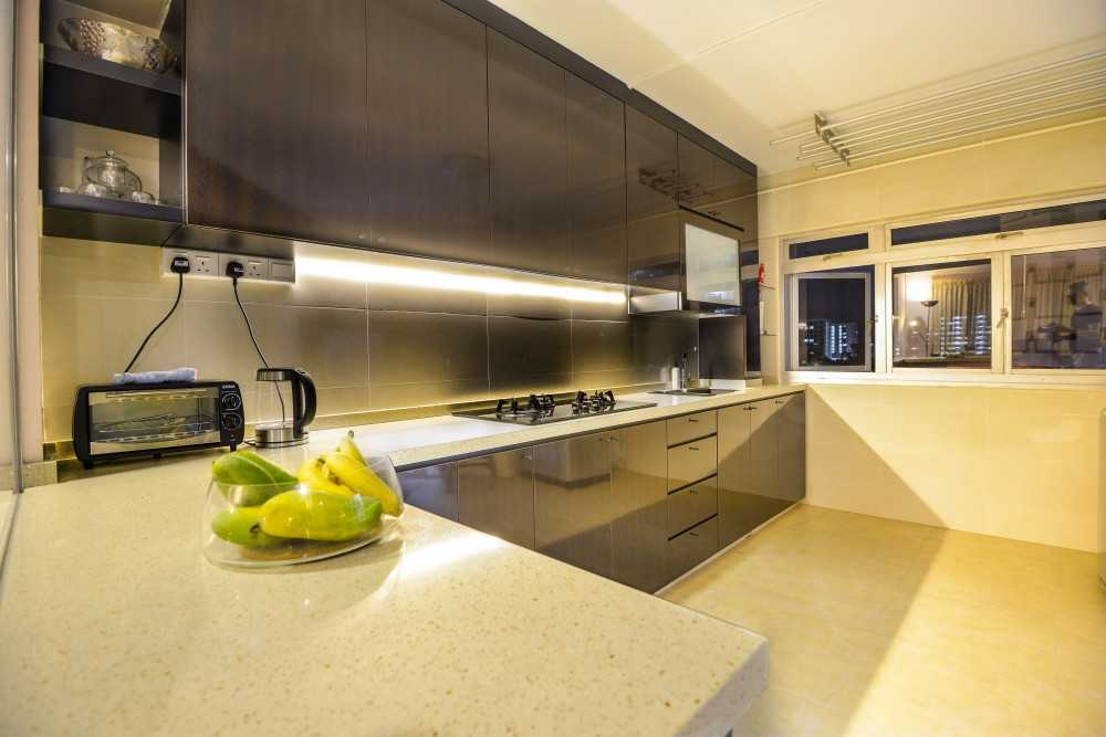 Modern Kitchen with Countertop and Kitchen Window