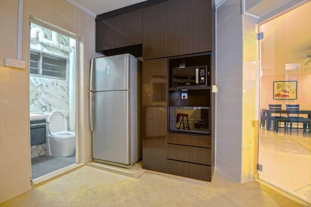 Modern Kitchen with Homogeneous Tiles and Kitchen Cabinets