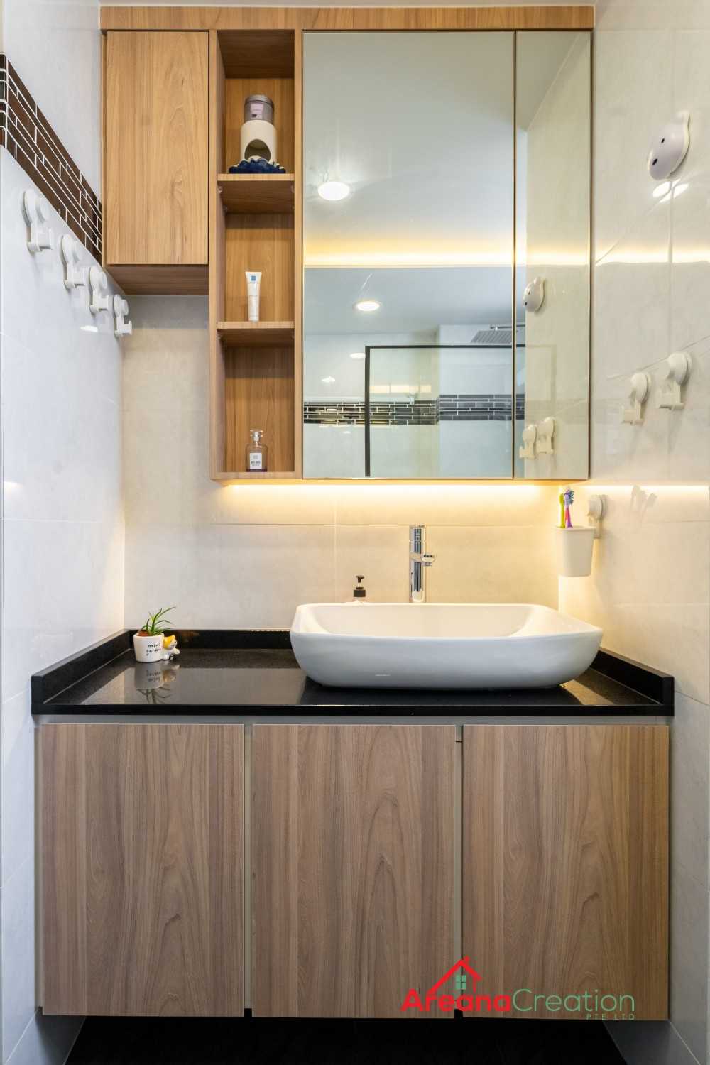 Contemporary Bathroom with Shower Screen and Bathroom Storage