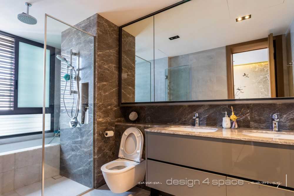 Modern Bathroom with Bathtub and Shower Screen